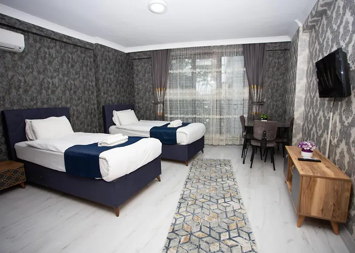 Отель The Molla House *