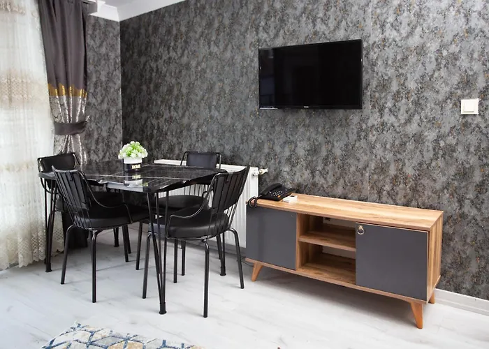 Отель The Molla House *