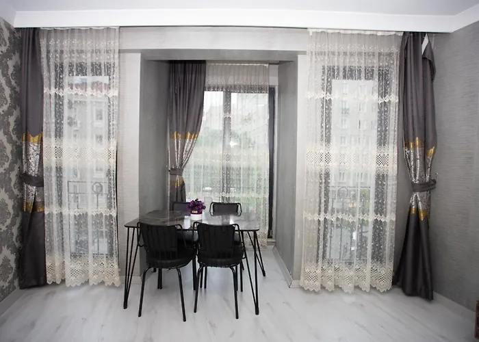 Отель The Molla House *